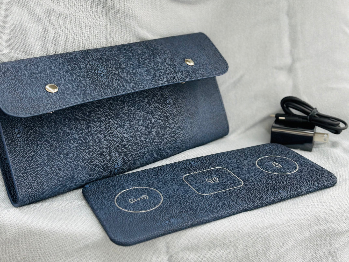 Brouk 3 in 1 Wireless Charging Station