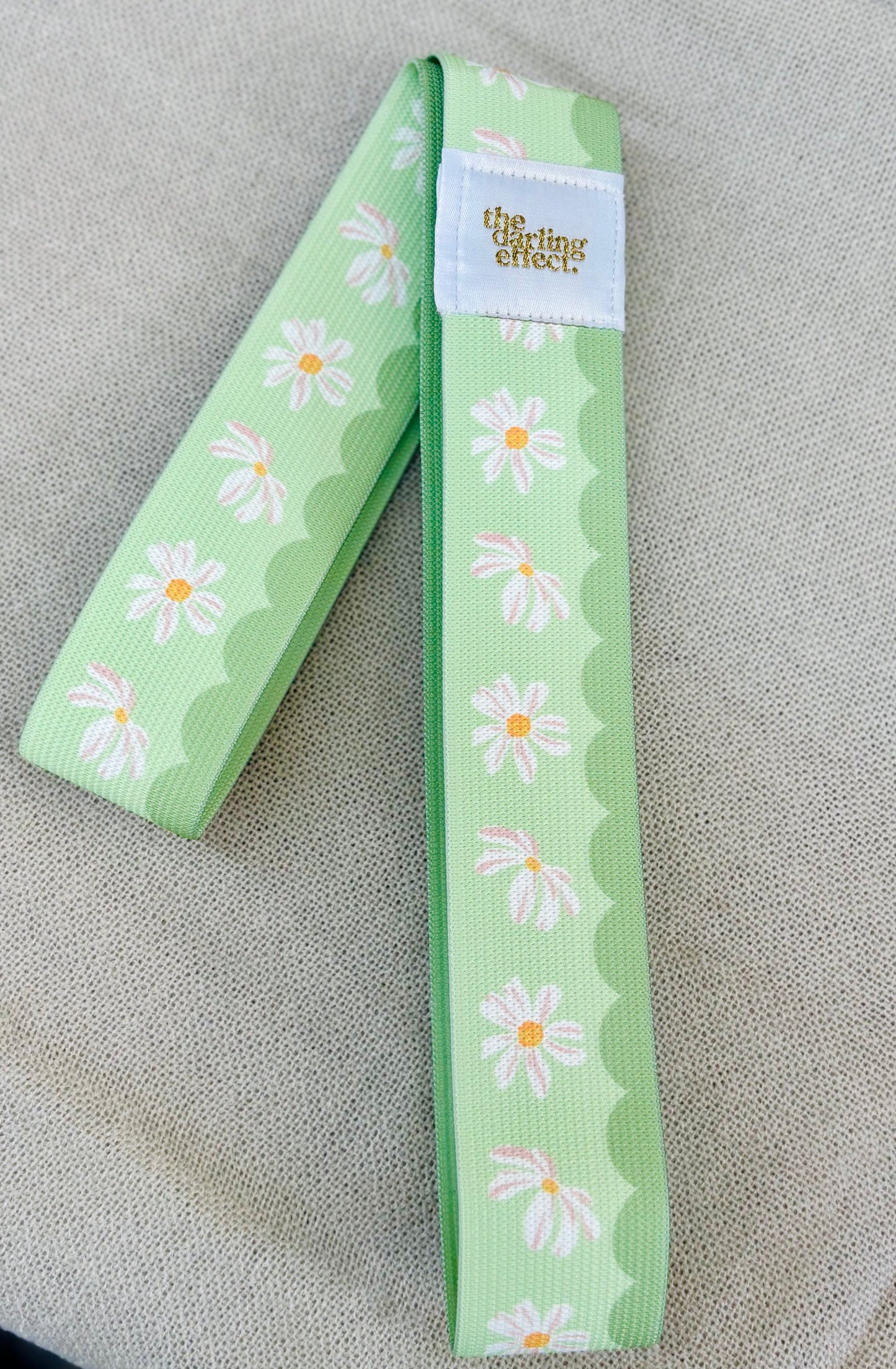 Green Flowers Stay-Put Towel Band