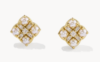 Dira Pearl Studs