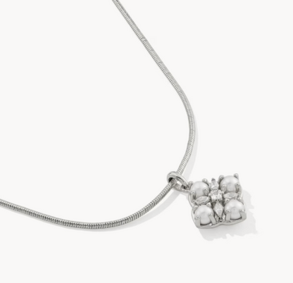 Dira Pearl Pendent Necklace