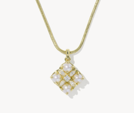 Dira Pearl Pendent Necklace