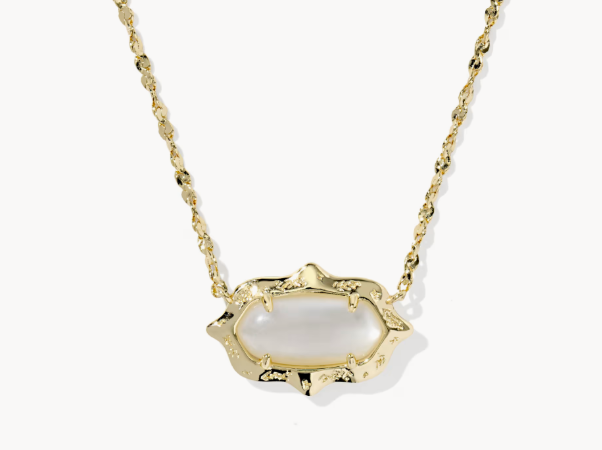 Elisa Scallop Frame Gold Short Pendant Necklace