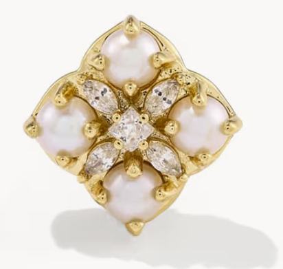 Dira Pearl Studs