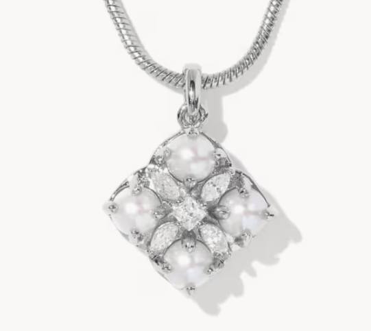 Dira Pearl Pendent Necklace